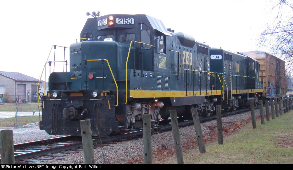 Ohio South Central Railroad (OSCR ) 2153 & 104